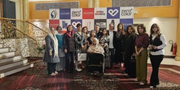 OMC Hair World presents Lifetime Achievement Award to Rohana Iqbal 