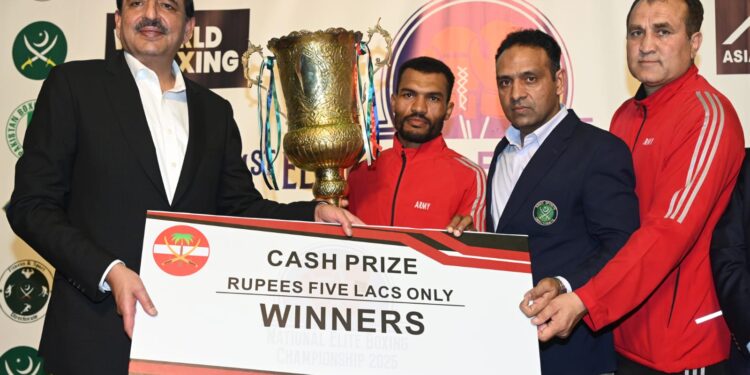 Corps Commander Karachi Lieutenant General Muhammad Avais Dastgir attended National Boxing Championship