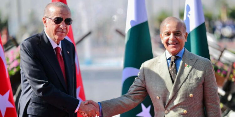 Pakistan and Turkiye Strengthen Ties with 24 Trade and Defense Agreements