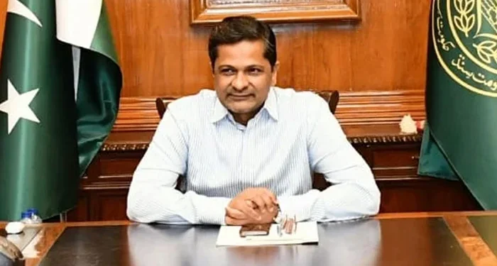 Authorities impose Rs1.59m fine on hoarders on first day of Ramazan: Karachi commissioner