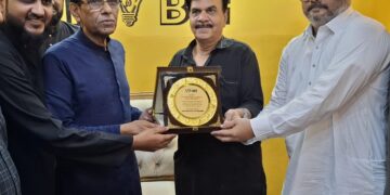 Federal Minister for Education and Convener MQM Pakistan Khalid Maqbool Siddiqui visited the office of Vohra Production and Event Management,