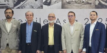 Salim Valimuhammad along with Arif Balgamwala and Nasiruddin Fateh Kukda & Dr. Khursheed Nizam,