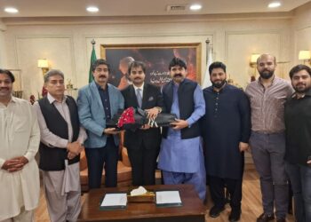 Lahore Chamber of Commerce, a meeting took place between industry and trade leader Rana Muhammad Jahangir and the leader of the Lahore Chamber of Commerce, Ali Hussam.