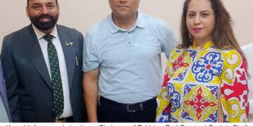 A group photo shows Chairman of Pakistan Red Crescent Society Sindh Muhammad Rehan Hashmi