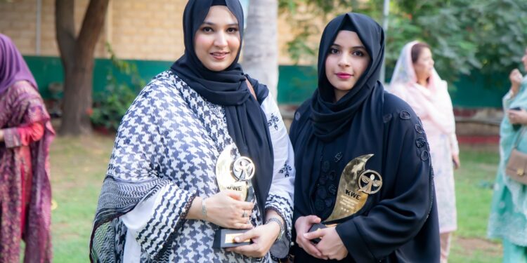 Empowering Mothers Through Online Homeschooling