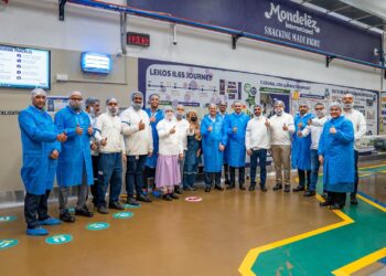 U.S. Consul General Scott Urbom Highlights American Business Contributions During Visit to Mondel?z Plants in Hub, Balochistan