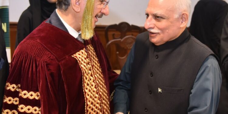 Majyd Aziz, congratulating H.E. Hamid Abbas Lafta Al-Armashawi, Ambassador of Republic of Iraq,