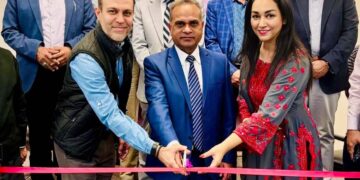 The first “Hunarmand” exhibition and your performance have been outstanding, and we will organize an even bigger and more magnificent exhibition in the future, said Khalil Ahmad Bajwa, Consul General of Pakistan in Toronto.