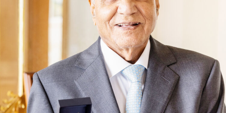 SIR ANWAR’S BIRTHDAY TEA WITH THE KING & QUEEN