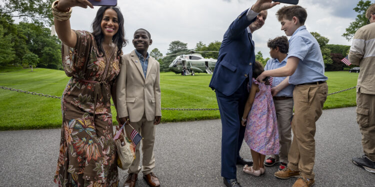 White House Welcomes Foster and Adoptive Families  for National Foster Care Month