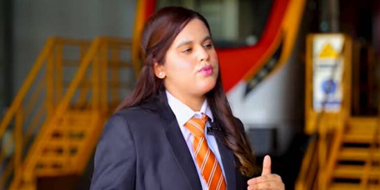Lahore’s Nida Saleh Becomes Pakistan’s First Woman Train Operator on Orange Line Metro