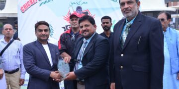 Inter-collegiate Independence Day Marka e Haq Cricket Tournament has begun. Director General Colleges Sindh Dr. Naveed Rab distributed prizes among the players.