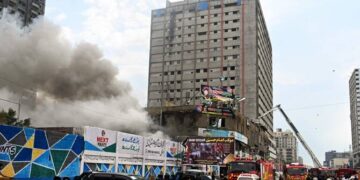 Explosion, Fire at Fireworks Warehouse in Karachi Injures 22 People