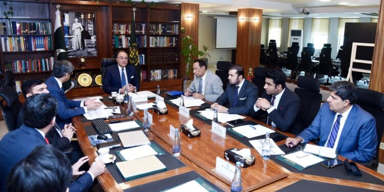 Chairman CCP briefs Finance Minister on Competition Challenges in Sugar Sector