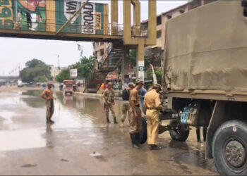 Pakistan Army Steps In to Assist Citizens After Heavy Rainfall in Karachi