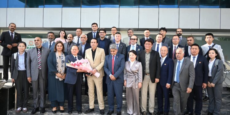 A high-profile delegation from China’s agricultural sector, led by Chief Consultant Yong Jie Min and joined by DG Green Corporate Initiative SIFC Major General Shahid Nazir,