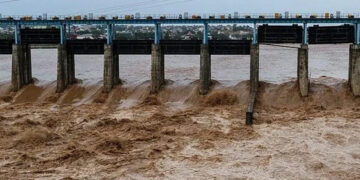 Floods Force Suspension of Gas Supply from 10 Qadirpur Field Wells