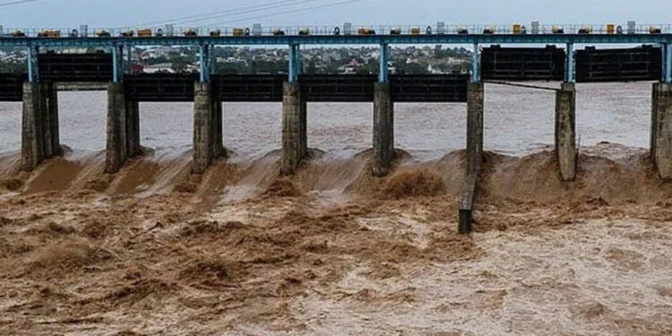 Floods Force Suspension of Gas Supply from 10 Qadirpur Field Wells