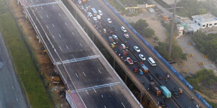 The Sindh government has opened the Taj Haider Bridge adjacent to Qayyumabad Chowrangi to the public.