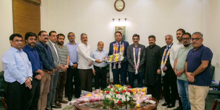 A delegation from the Karachi Tyre Dealers Association,