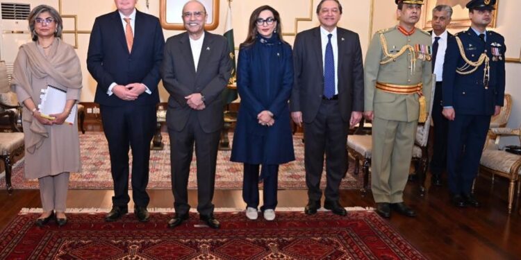 Robert-Jan Siegert, was honored to present his credentials to H. E. the President of Pakistan Asif Ali Zardari.