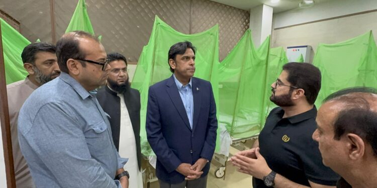 Chief Secretary Sindh Asif Haider Shah’s Surprise Visits to Civil, JPMC, and Shah Faisal Hospitals to Review Dengue Control Measures