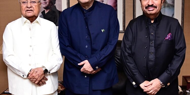 PRESIDENT ASIF ALI ZARDARI MEETS PPP LEADERS KAKA KISHANCHAND ADVANI AND DR. SHAM SUNDAR K.