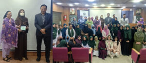 pic patti Karachi university