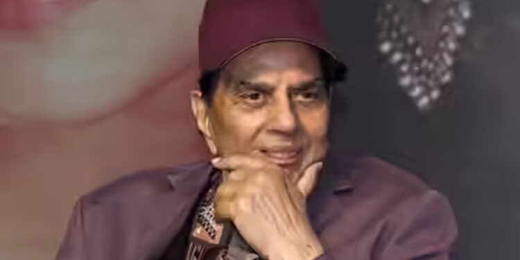 Dharmendra leaves behind a wealth of Rs 400 crore, which will be divided equally between both families.