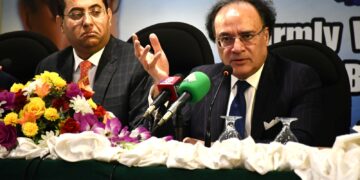 Federal Minister for Finance, Revenue, and Economic Affairs Mr. Aurangzeb Visits Karachi Chamber of Commerce and Industry (KCCI)