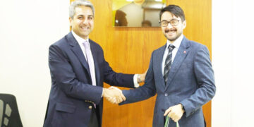 Syed Qasim Naveed Qamar met with the Consul General and Commercial Attaché of Turkey and discussed matters of mutual interest.