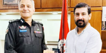 Dr. Danish Aman,called on Dr. Farrukh Ali, PSP, DIG East Zone