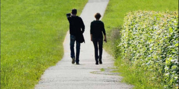 Chinese citizen takes unique step to repay loan from ex-girlfriend after 24 years