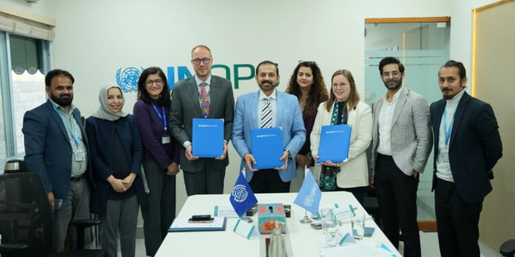 USD 500K Funding from The Coca-Cola Foundation to UNOPS in Pakistan for a Plastic Waste Collection Project