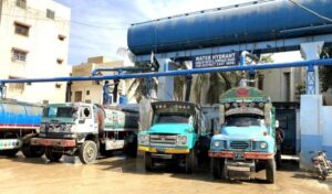 Tankers-being-filled-up-at-NIPA-hydrant-1-e1593171212599