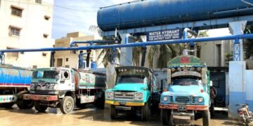 Tanker mafia steals 30pc of Karachi water: Altaf Shakoor