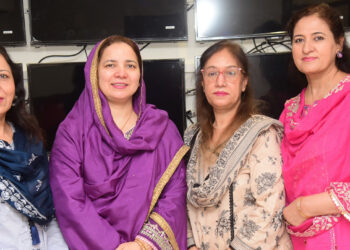 A delegation of APNS led by Chairperson of Women Publishing Committee