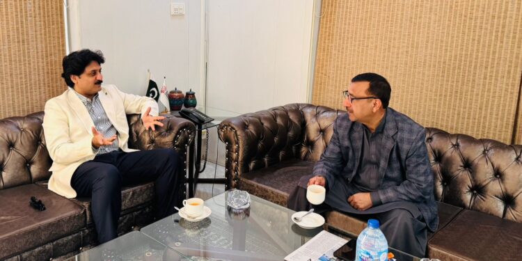Raja Khaliq uz Zaman Ansari, Spokesperson for the Government of Pakistan (Sindh), met with Mr. Muhammad Asim Khichi, Managing Director of the Associated Press of Pakistan (APP).