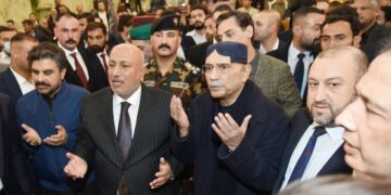 President Asif Ali Zardari visited the shrines of Imam Hussain (RA) and Hazrat Abbas ibn Ali (AS) in Karbala.
