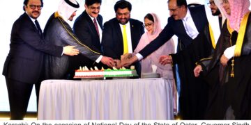 HE Consul General Qatar in Karachi along with Governor Sindh and Chief Minister sindh cutting Cake on the occasion of the National Day of the State of Qatar
