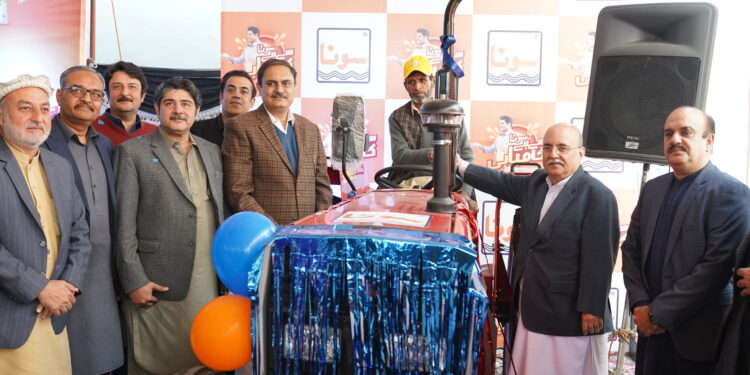A grand prize distribution ceremony was held in Peshawar Region under the Sona Se Hai Kamyabi Scheme, that was attended by a large number of local farmers.