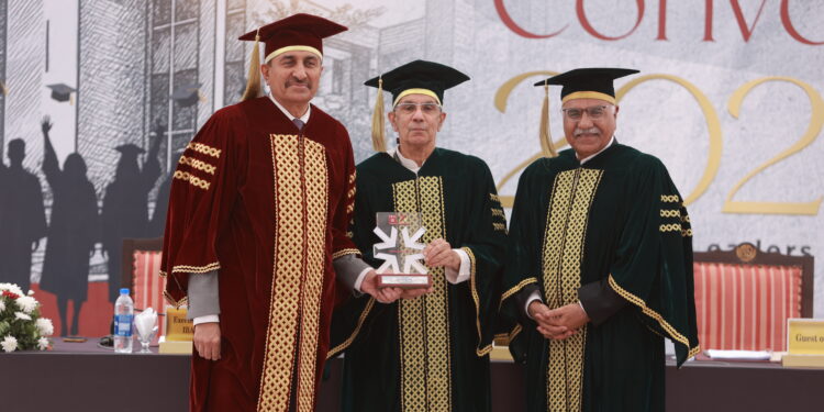 IBA KARACHI AWARDS 1046 DEGREES AT CONVOCATION 2025