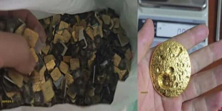 Blogger collects huge amount of gold from SIM cards.