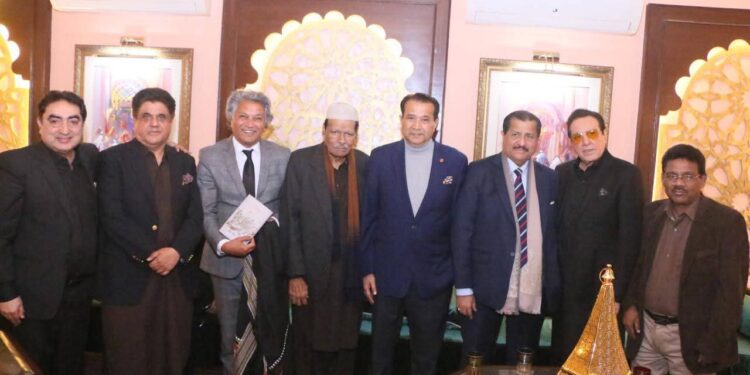 Mirza Ishtiaq Baig holds a ceremony in honor of international fashion designer Mahmood Bhatti