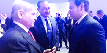 Pakistan army chief meets world leaders in rare Davos appearance