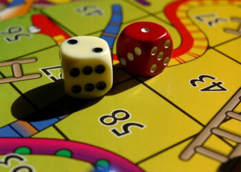 Playing board games has long-term benefits for the brain, research shows.