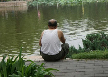 Husband turns out to be bald after being tricked into believing he has thick hair; wife files FIR.