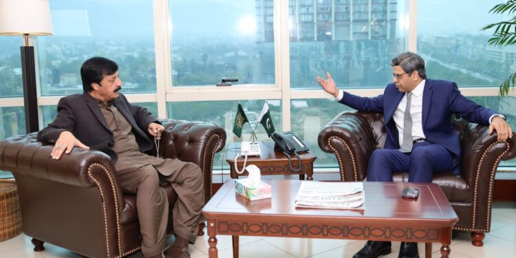 Governor Punjab Visits CCP Head Office, Meets Chairman Dr. Kabir Sidhu