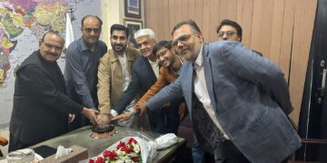 Deputy Mayor Karachi Salman Abdullah Murad and Sindh Government Spokesperson Sukhdev Assardas Hemnani Cut Cake at ABN News 3rd Anniversary