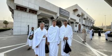 Mr. S.M Tanveer, along with Mr. S.M Irfan & Mr. S.M Imran has perform another UMRAH for the Aisal-E-Sawab of his (Late) Mother & Father
